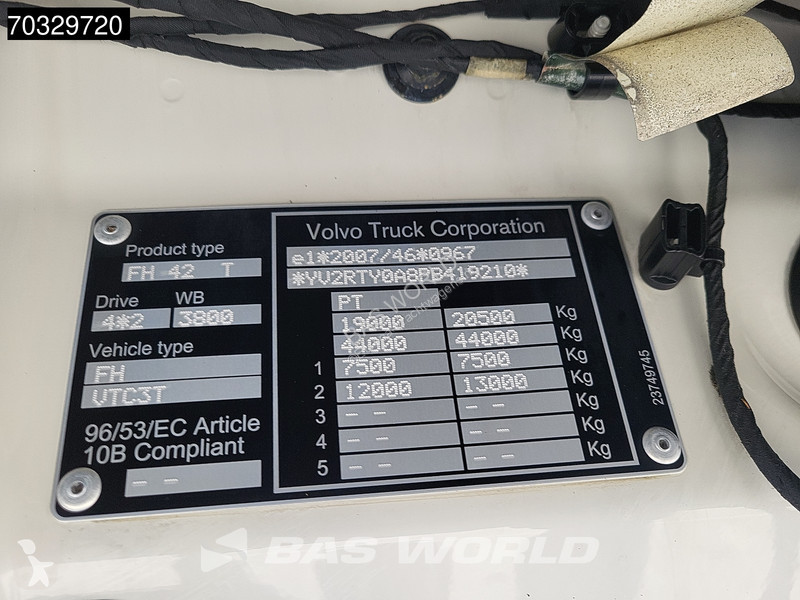 Tahač Volvo 460  4X2 Retarder 2x Tanks 90% Tyres!