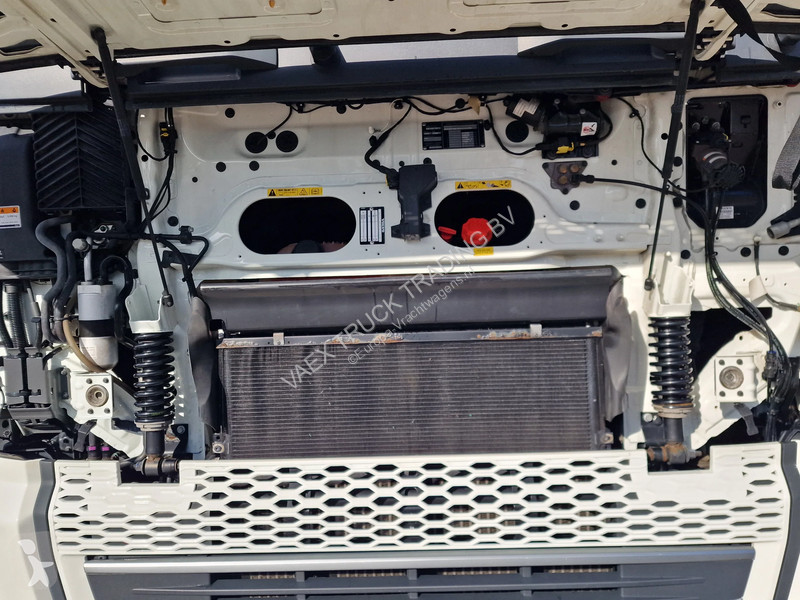 Tahač Volvo 13500 Globetrotter XL 6x2 -...