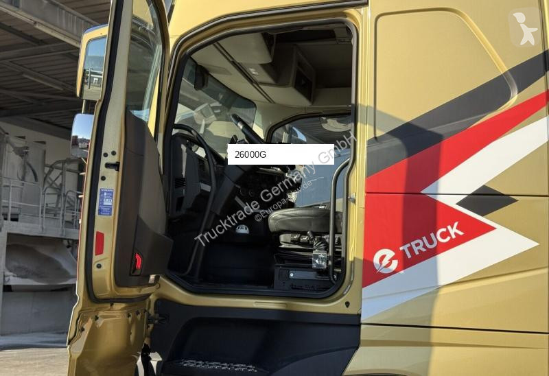 Volvo FH Electric 6x4 / Swiss-Vehicle tractor unit