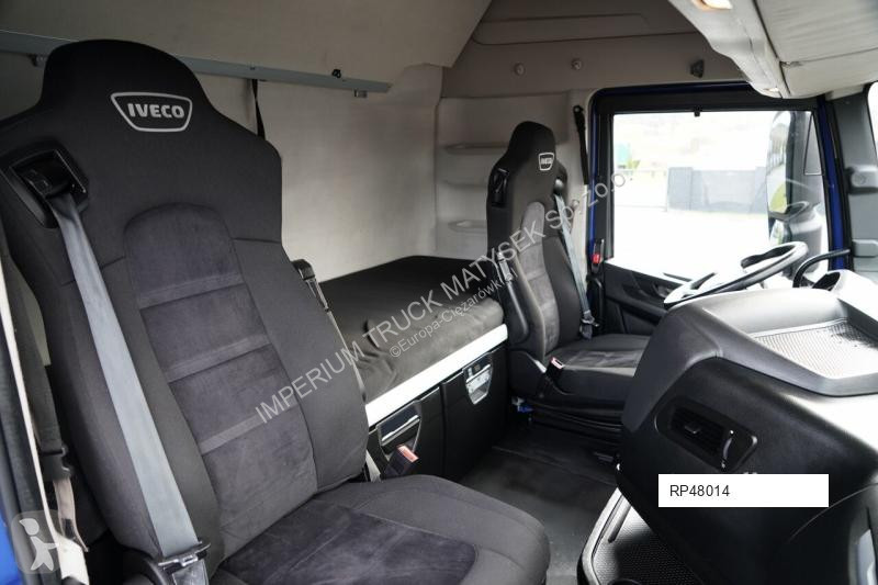 Влекач Iveco 460