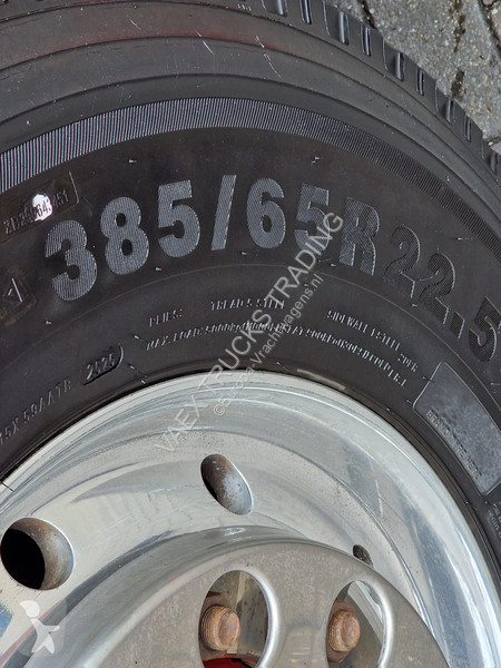 جرار Volvo 13540 Globetrotter 6x4 - Lift axle -...