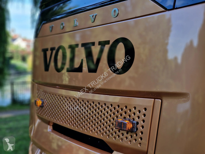 Traktor Volvo 13500 Aero Globetrotter XL 4x2 -...