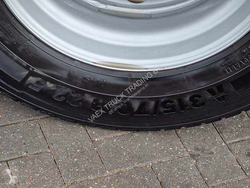Trekker Volvo 13500 Globetrotter XXL Aero -...