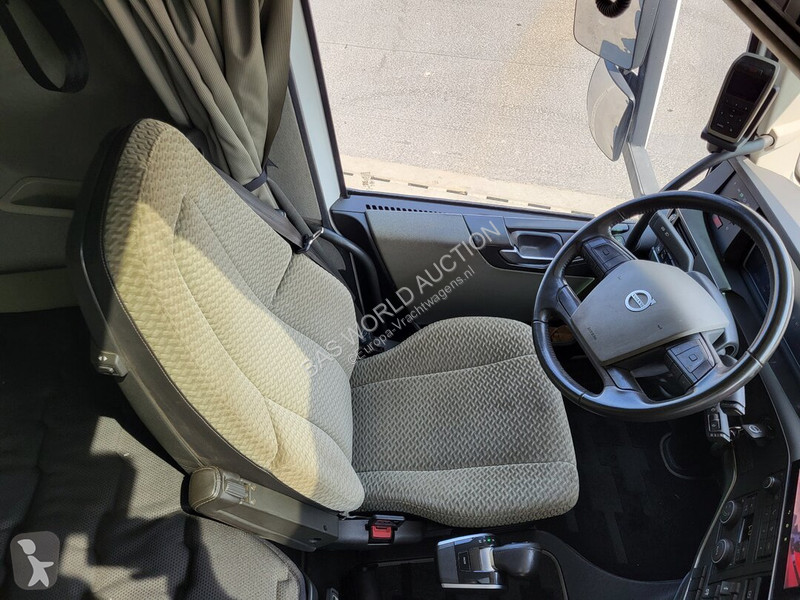 Tahač Volvo 500