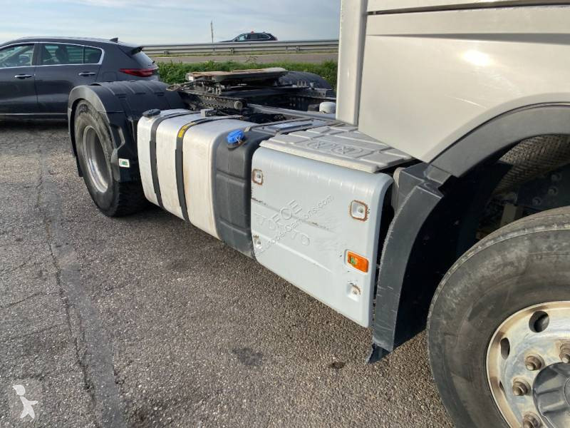 جرار Volvo