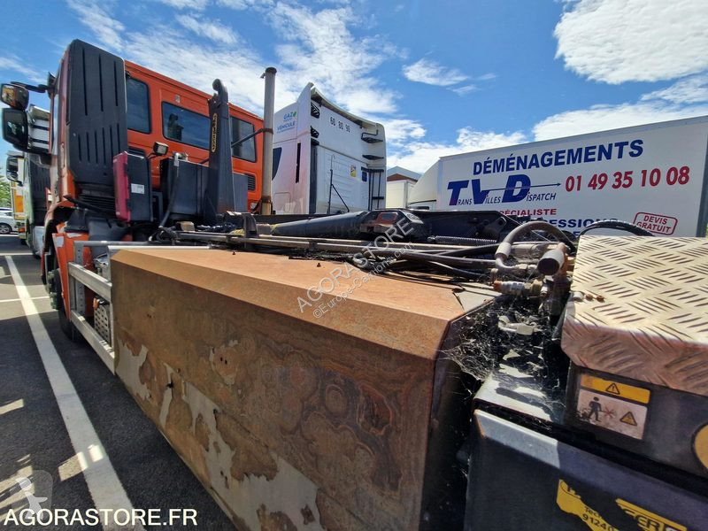 شاحنة Iveco 190S33
