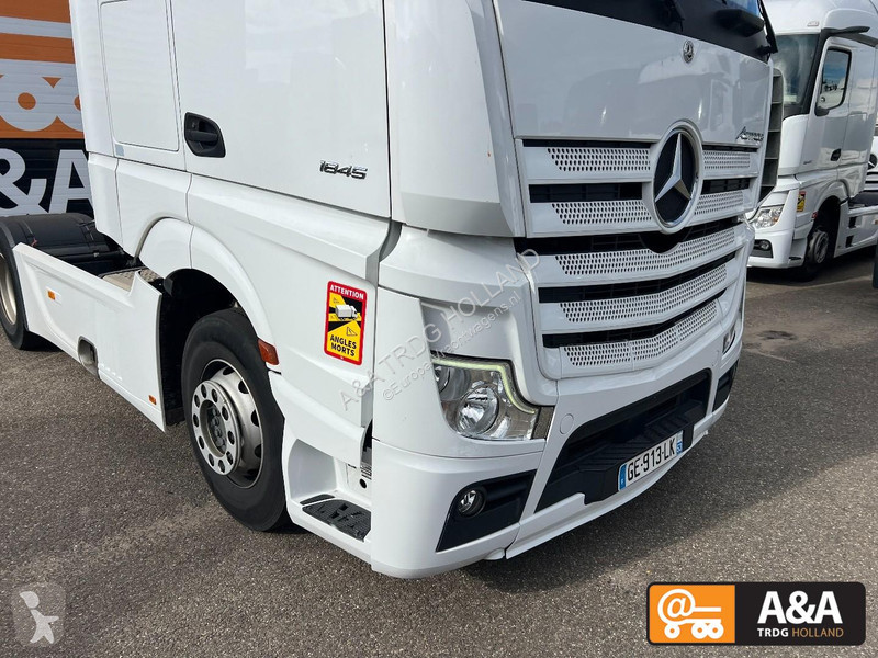 جرار Mercedes ACTROS 1845