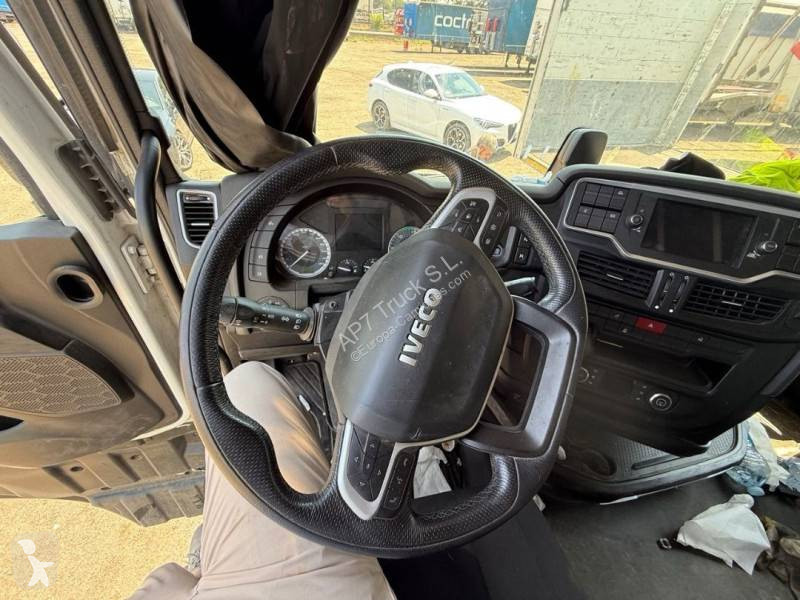 Iveco 490 tractor unit