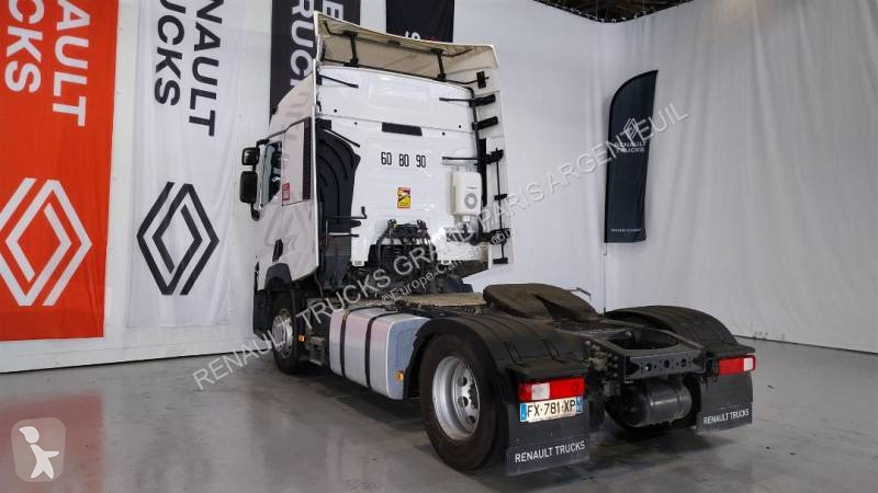 Cap tractor Renault