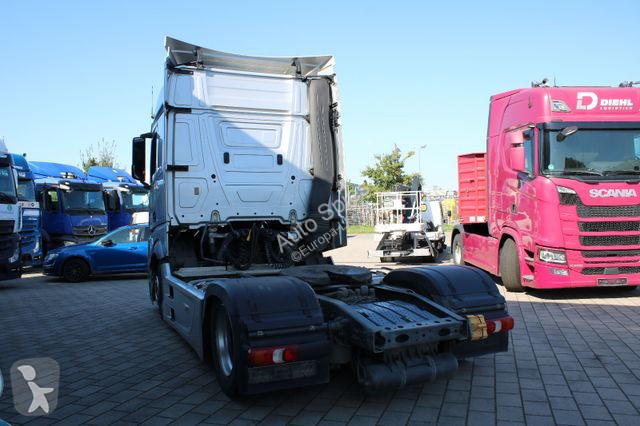 Traktor Mercedes MP4 1846 Mega