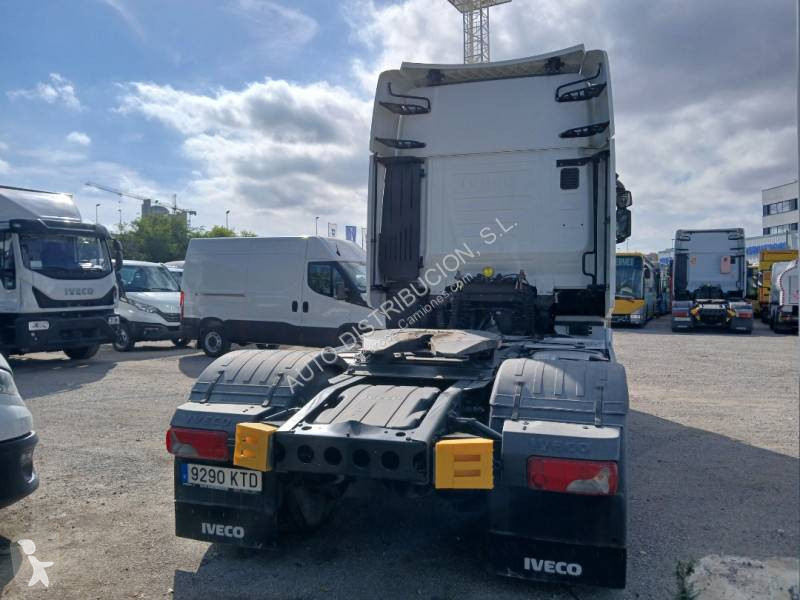 Traktor Iveco