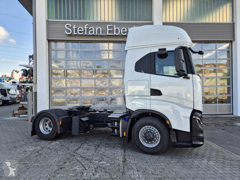 Traktor Iveco AS440X49T/P ON 4x4 HI-TRACTION...