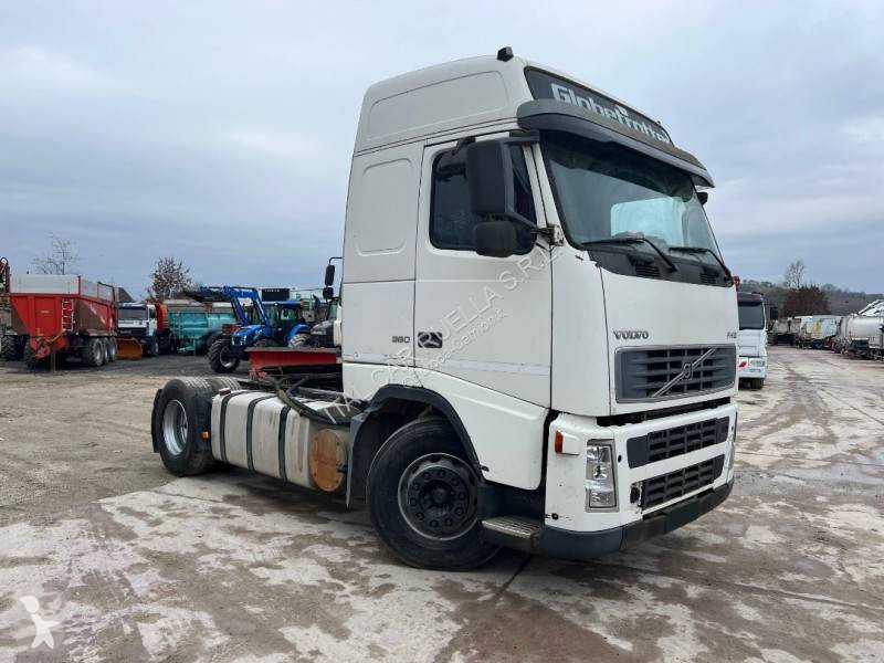 جرار Volvo