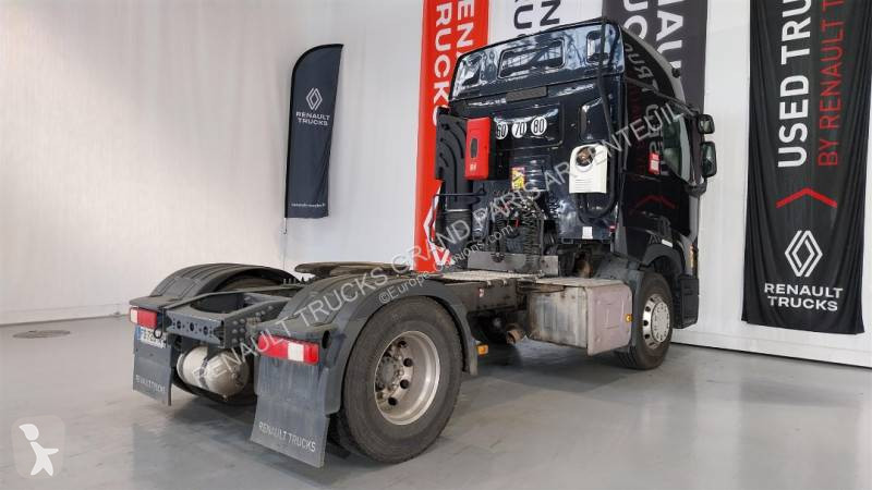 Tahač Renault