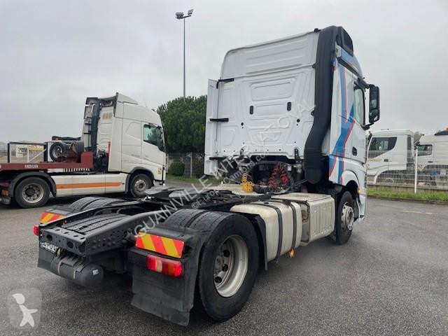 Traktor Mercedes 1845