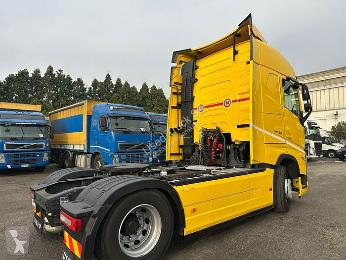 Tahač Volvo 500
