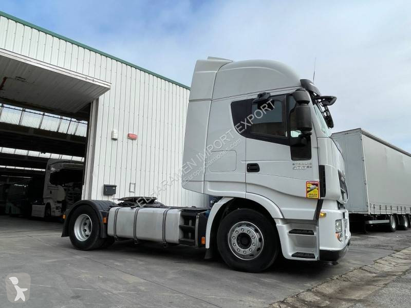 Tahač Iveco