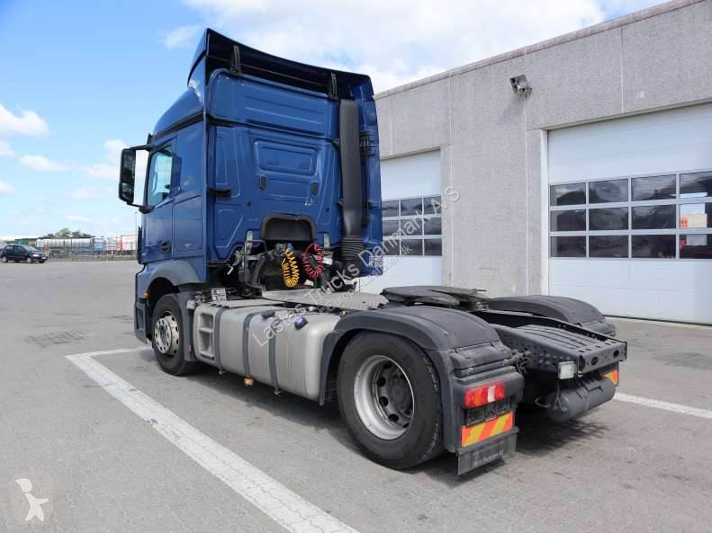 Traktor Mercedes 1843...