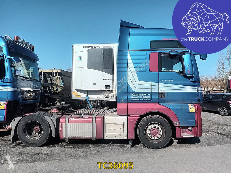 Traktor MAN 440