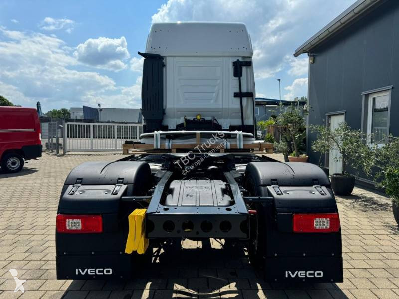 Traktor Iveco