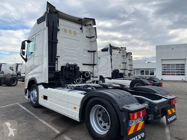 Traktor Volvo -500 GLOBE I-SAVE