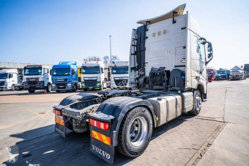 Cap tractor Volvo FH 4