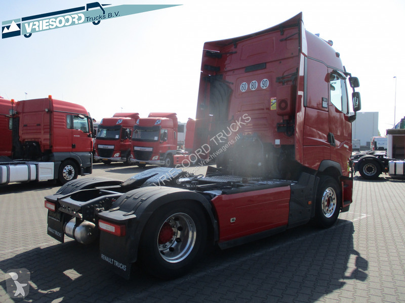 Traktor Renault T 520 HD001