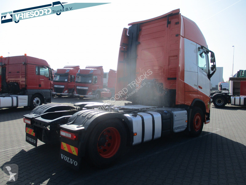 Traktor Volvo 500 WITH RETARDER FULL AIR