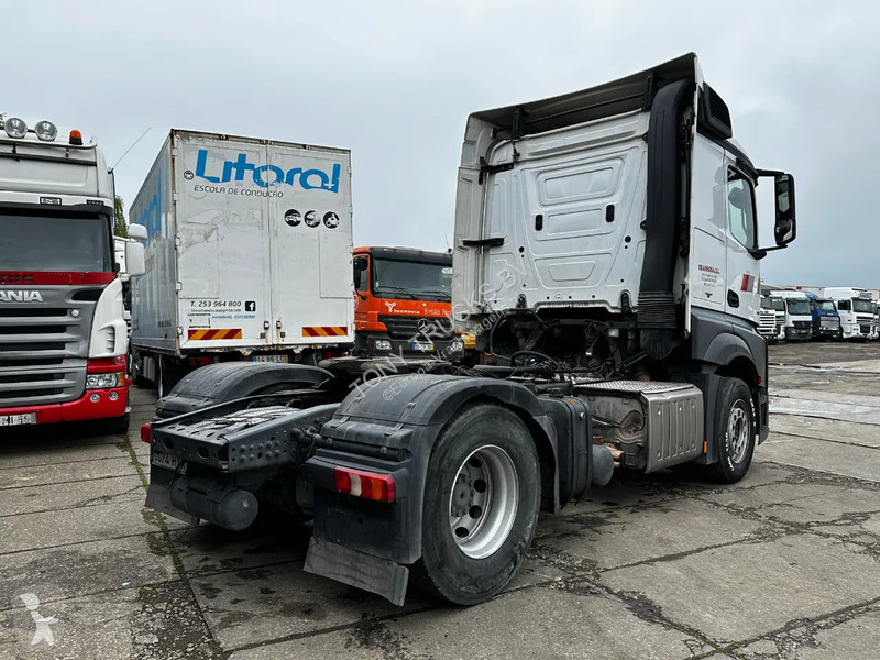 Traktor Mercedes 1851 4X2 Tractor-unit...