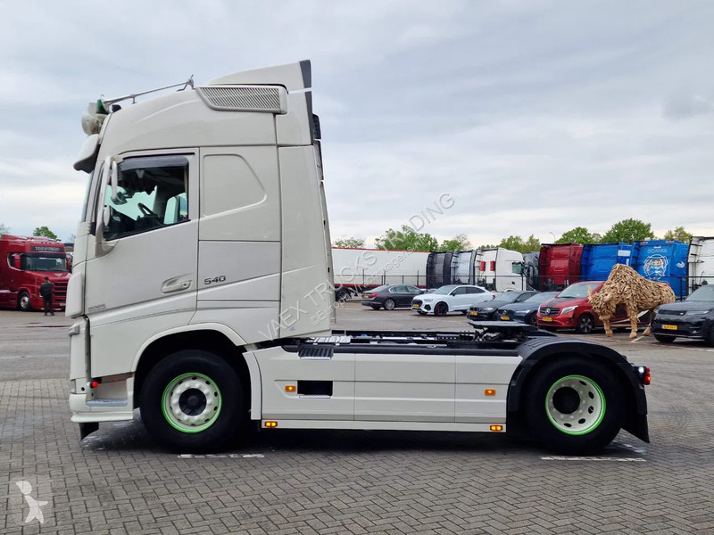 Traktor Volvo 13540 Globetrotter 4x2 - Custom...