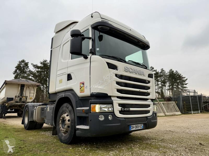 Traktor Scania 490