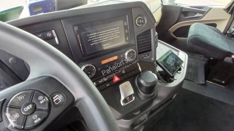 Traktor Mercedes