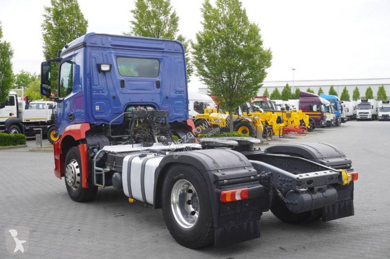 Cap tractor Mercedes