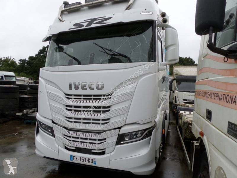 Traktor Iveco