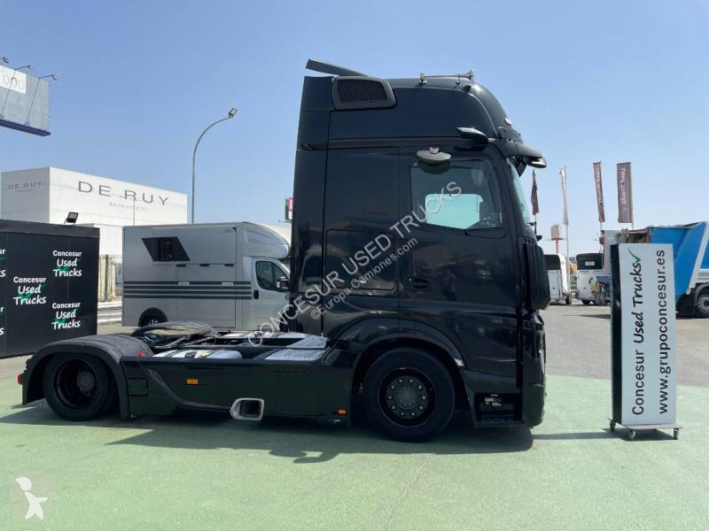 Traktor Mercedes