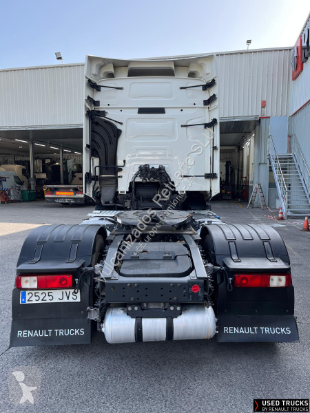 Tractor Renault