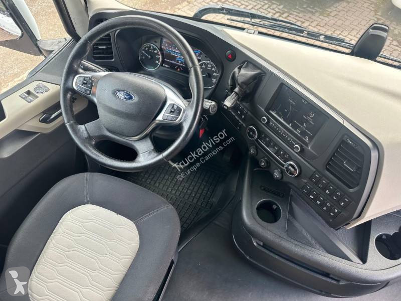 Traktor Ford