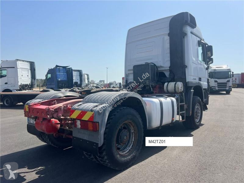 Tractor Mercedes 2044