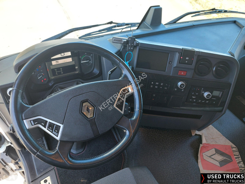 Tahač Renault