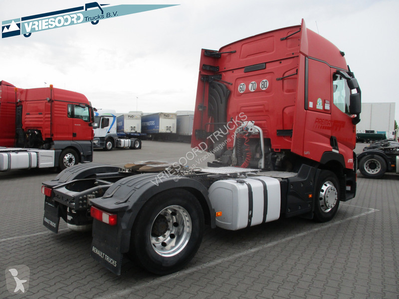 Traktor Renault T HD001
