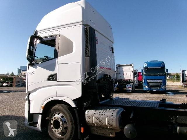 Traktor Iveco