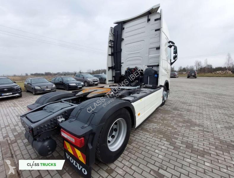 Tahač Volvo FH  Globetrotter XL i-Save Side Skirts