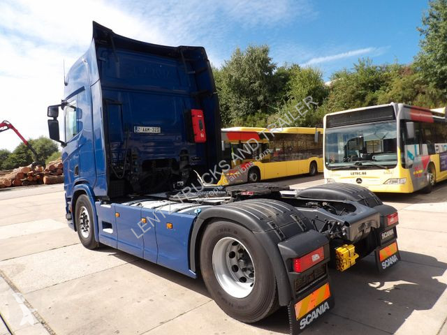 Traktor Scania...