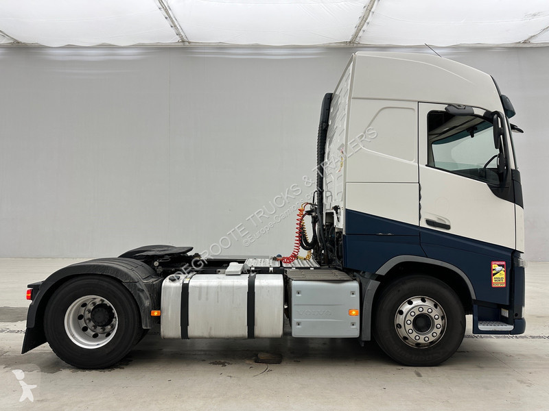 Traktor Volvo 420 Globetrotter - ADR