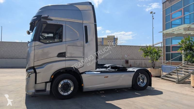 Traktor Iveco