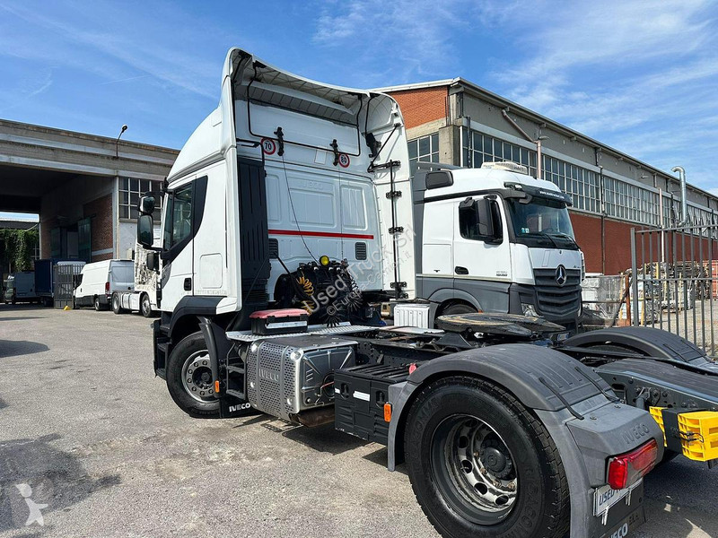 Traktor Iveco 460