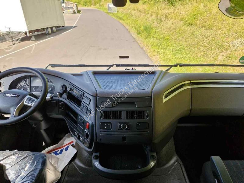 Trekker DAF 480 FT LOW DECK 4X2