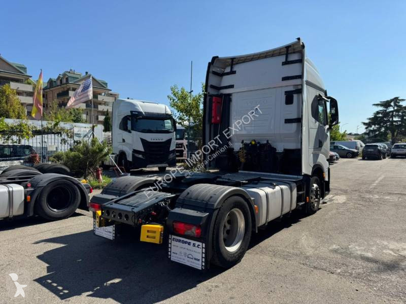 Traktor Iveco