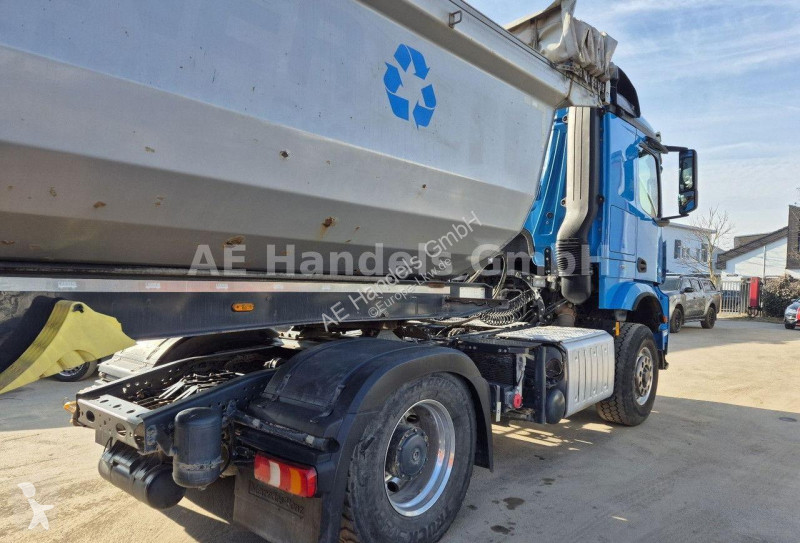 Cap tractor Mercedes