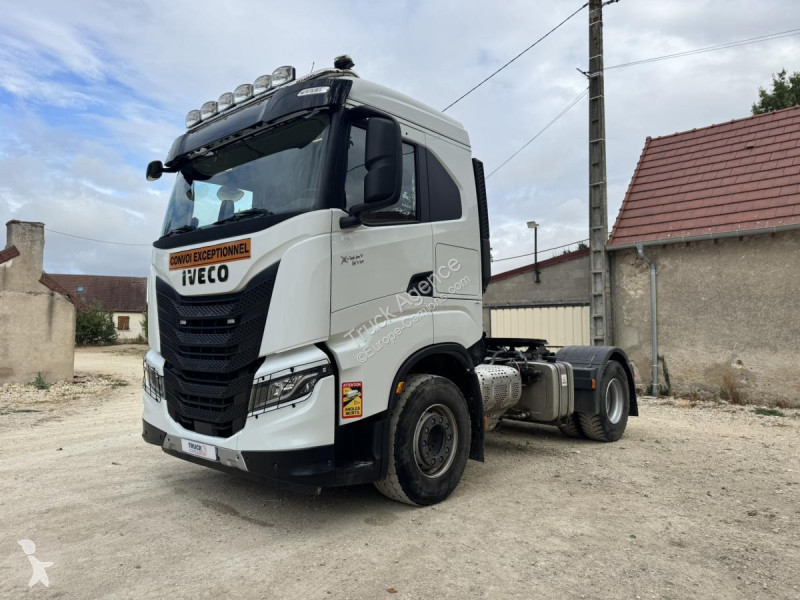 Traktor Iveco
